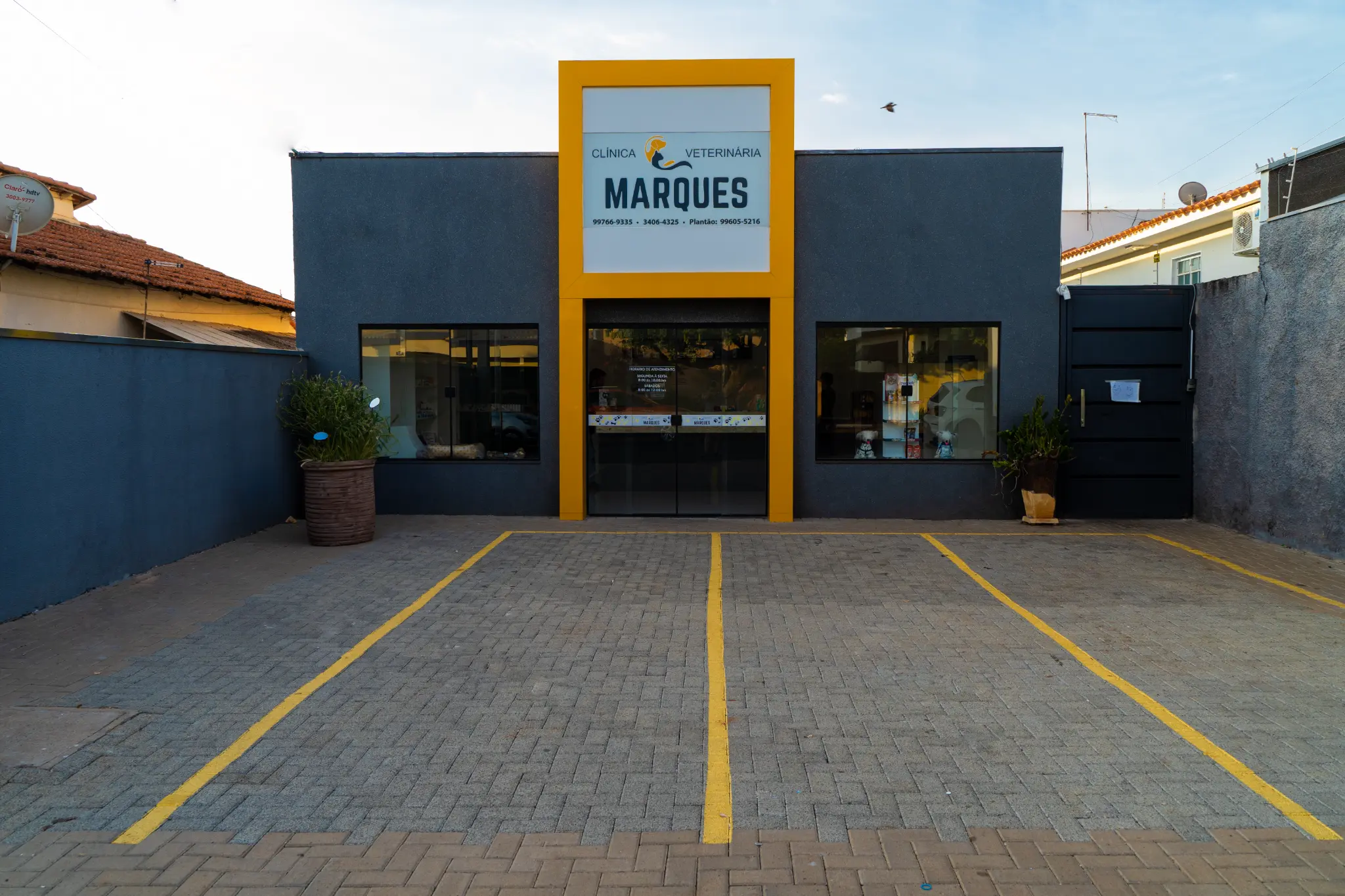 Fachada da Clínica Veterinária Marques